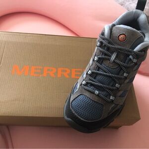MERREL hiking boots, size 8, box included color SMOKE, NEVER WORN